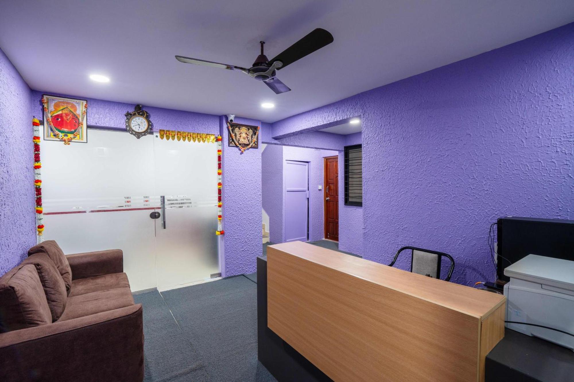 Treebo Royal Comfort Atithi Púna Kültér fotó